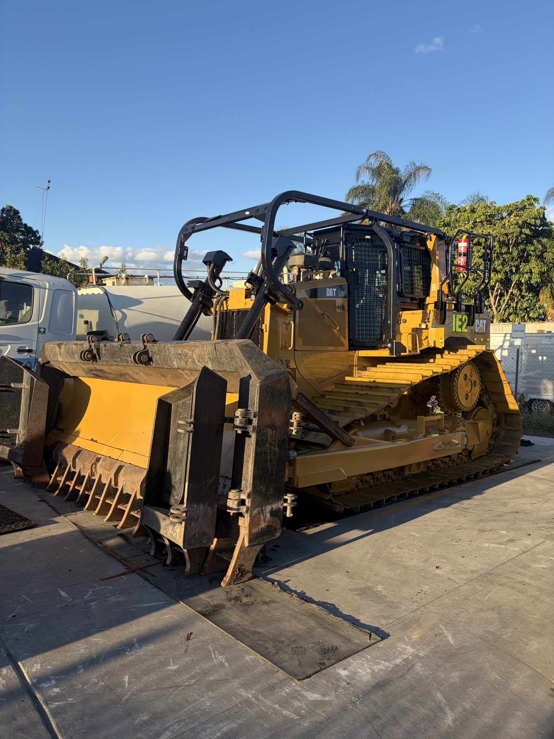 Cat D6T Stick Rake Front Setup
